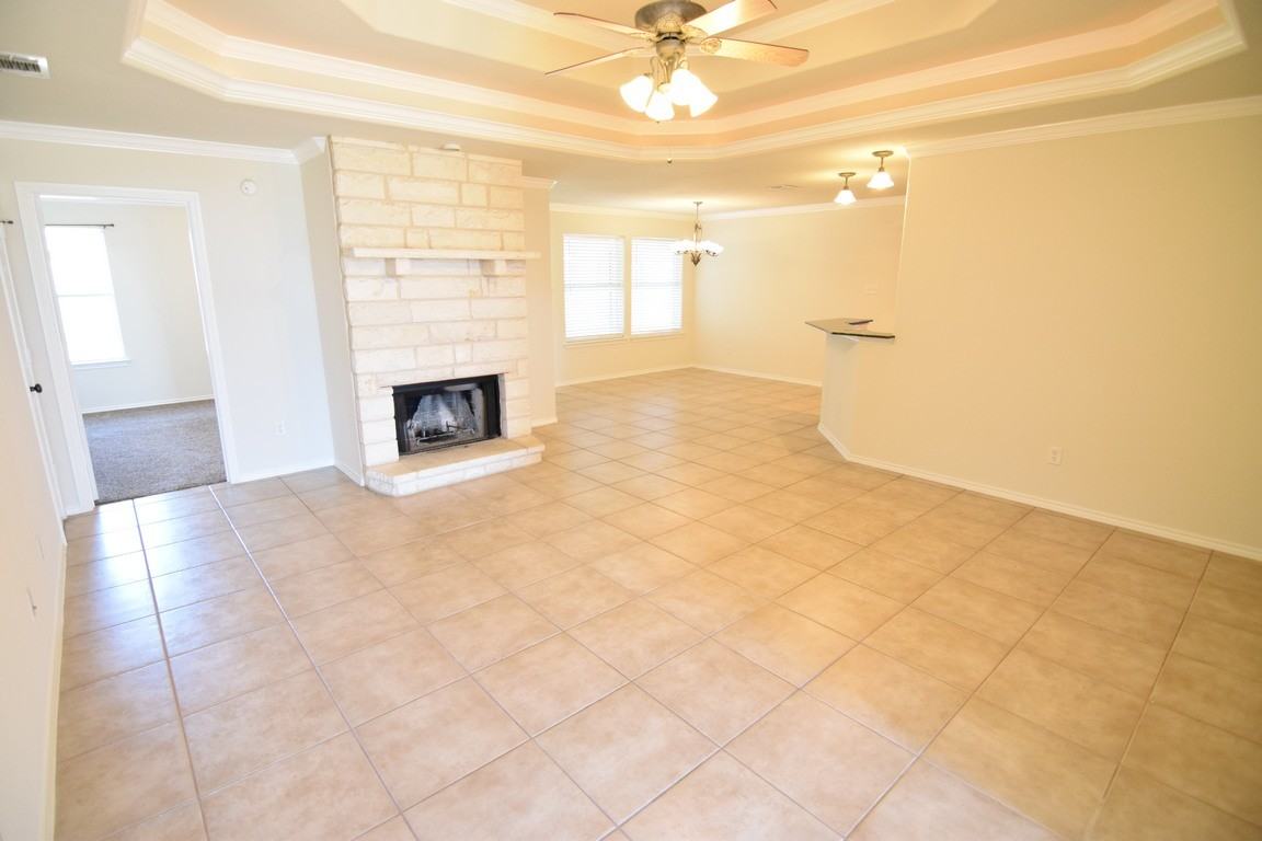108 Burnham Dr - Photo 6 of 21