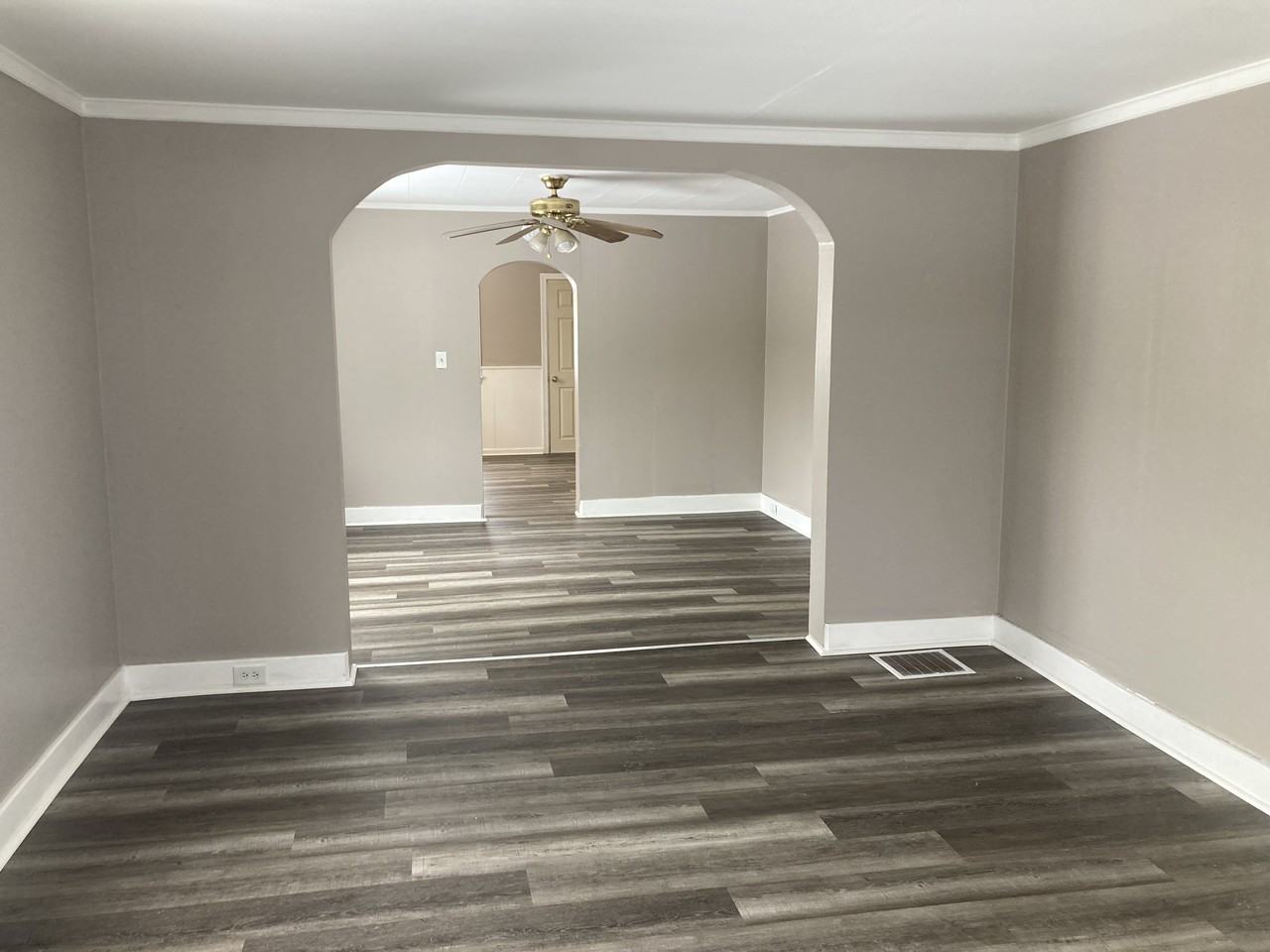 245 Caledonia St - Photo 2 of 12