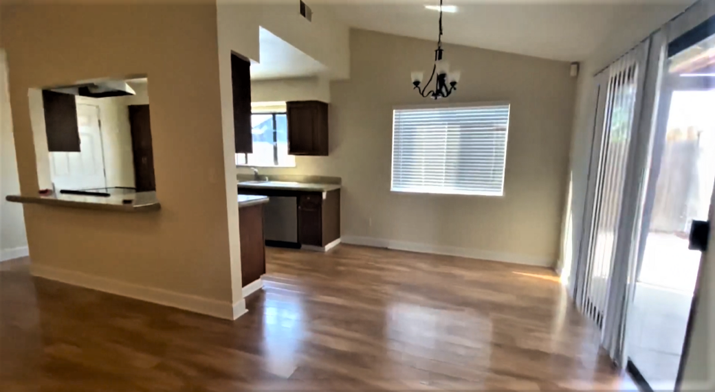 19261 Benedict Dr - Photo 3 of 12