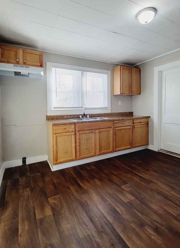 333 Todd St - Photo 3 of 11