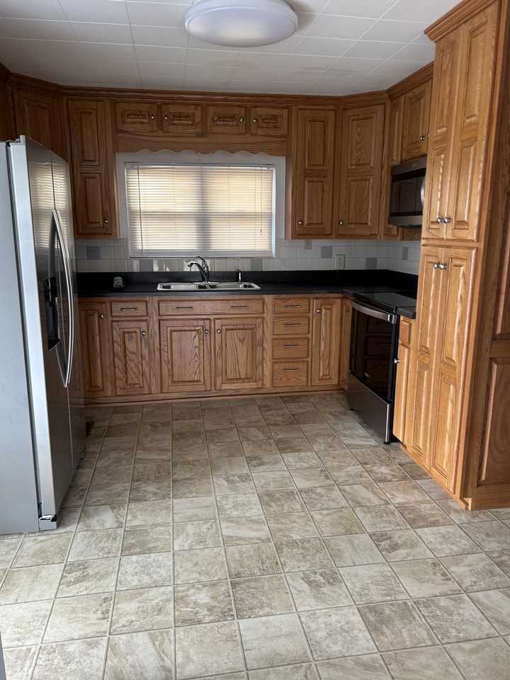 2239 Buckingham Rd - Photo 3 of 13