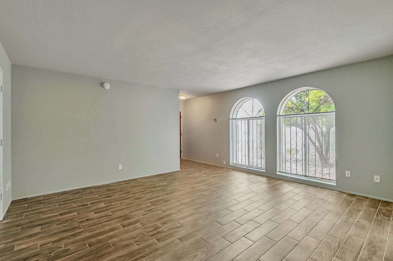 644 N Richey Blvd - Photo 4 of 13