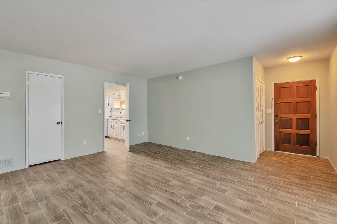 644 N Richey Blvd - Photo 5 of 13