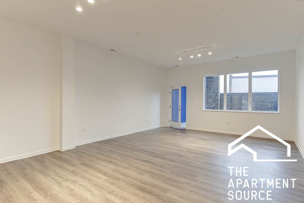 2550 S Wabash Ave #304 - Photo 3 of 20