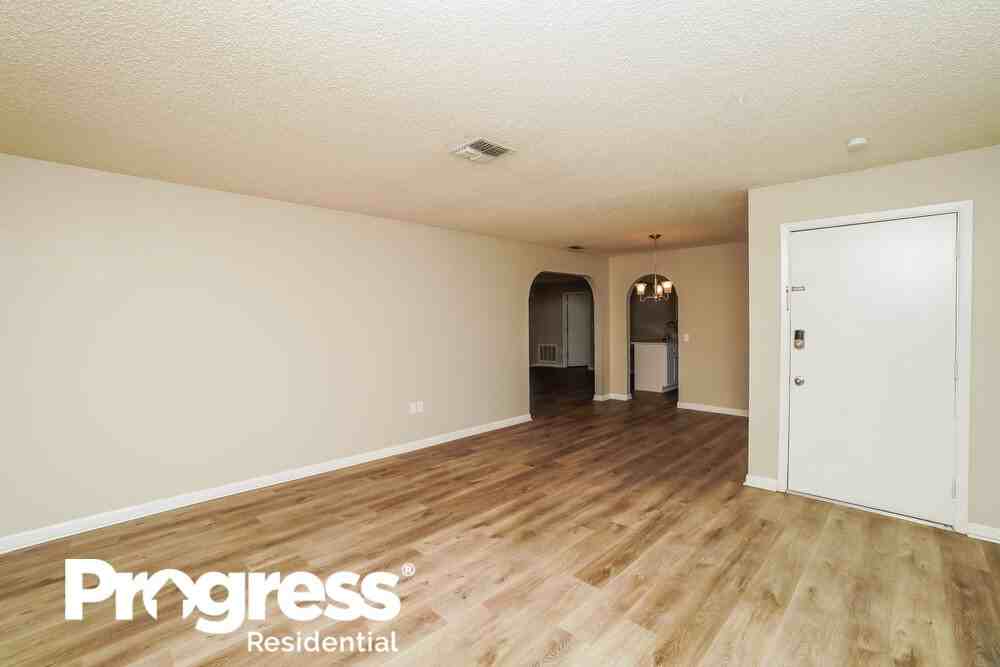 8701 Forest Lake Dr - Photo 3 of 16