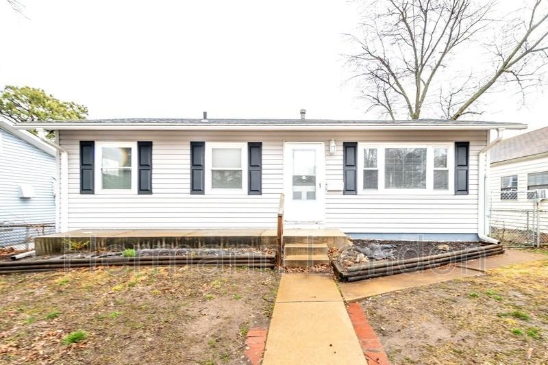 1522 Kraft St - Photo 2 of 24