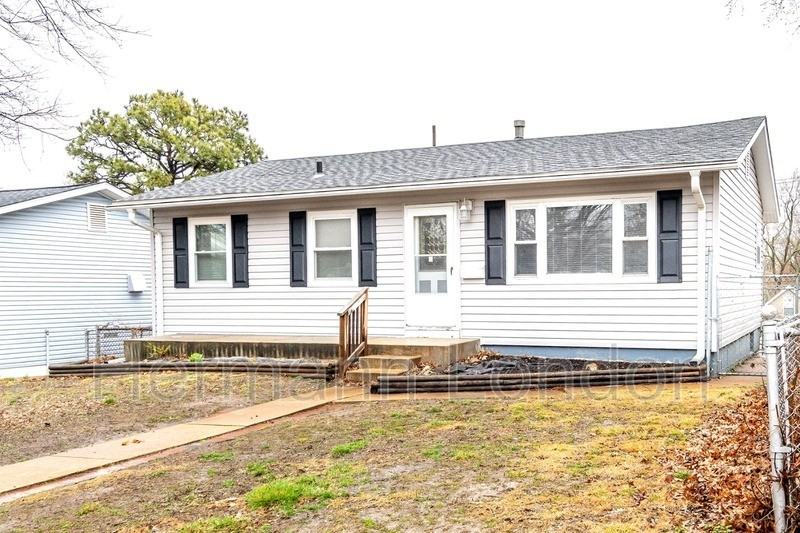 1522 Kraft St - Photo 3 of 24