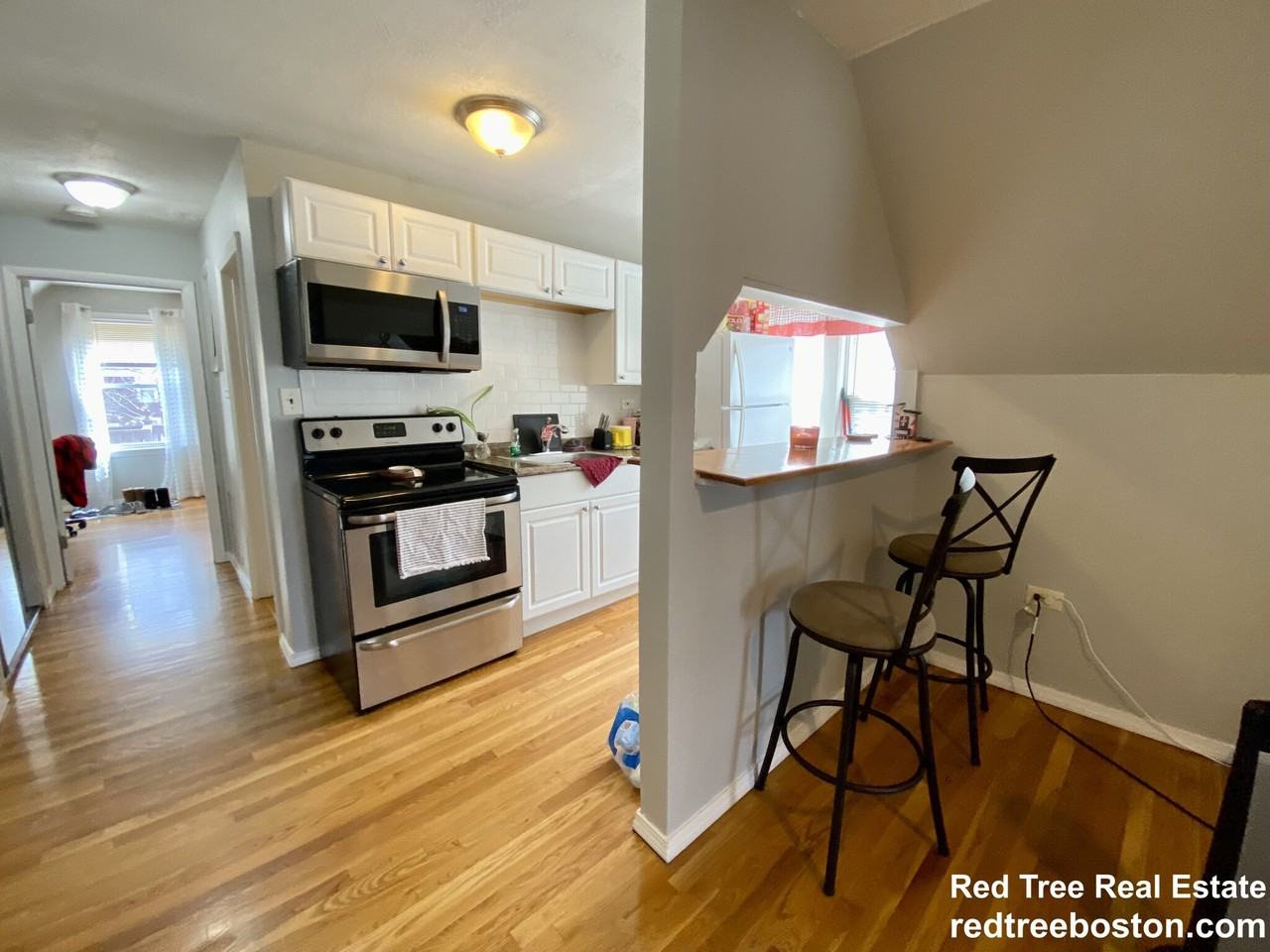 3140 Washington St #4 - Photo 3 of 33