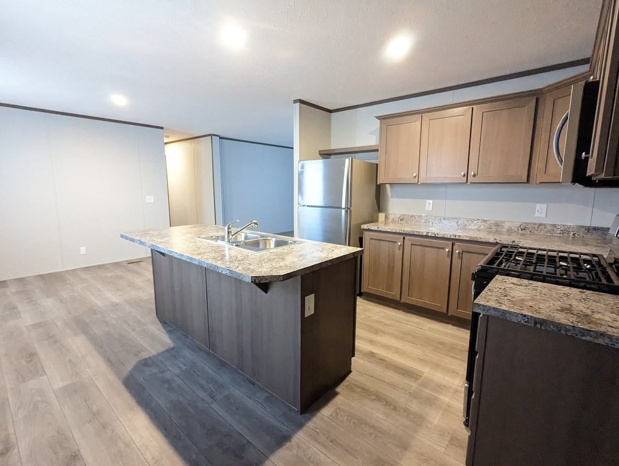 660 Oregon #660 - Photo 2 of 15