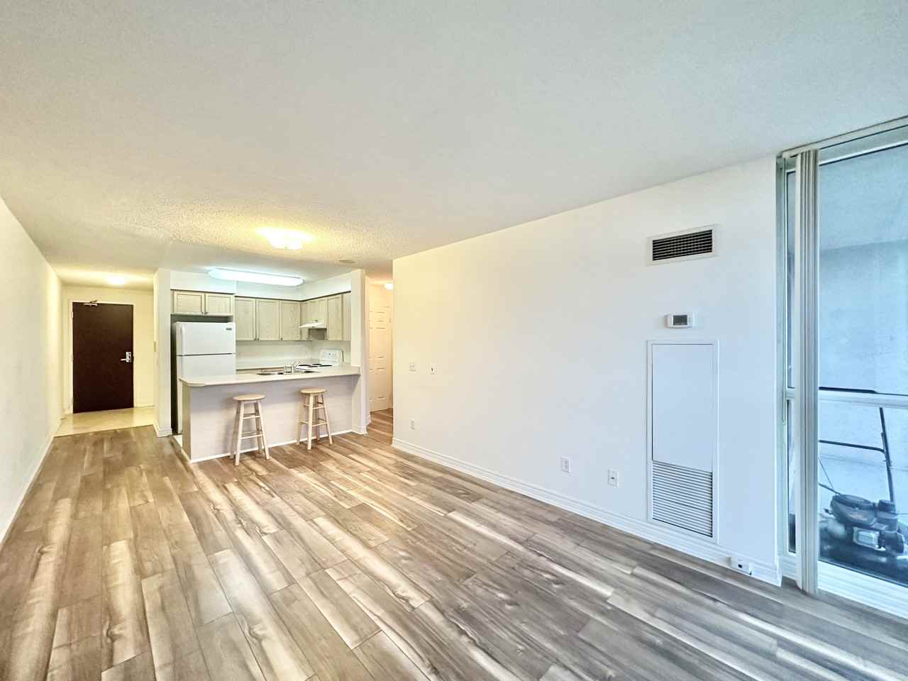 2501-18 Parkview Ave North York, Ontario - Photo 3 of 11