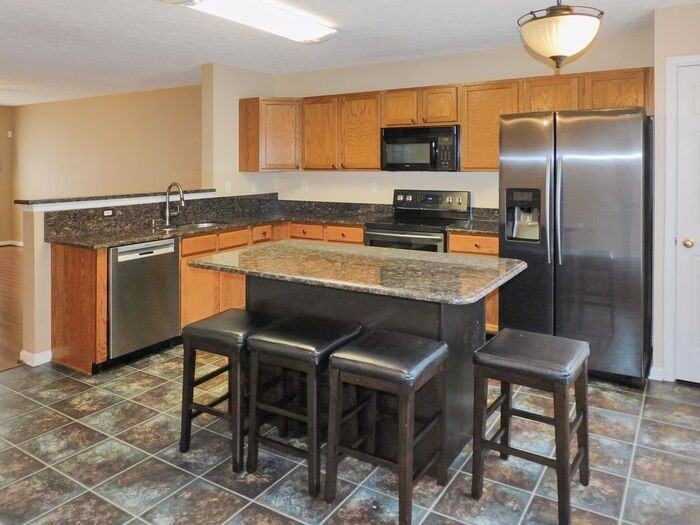 8257 Silverton Ct - Photo 3 of 22