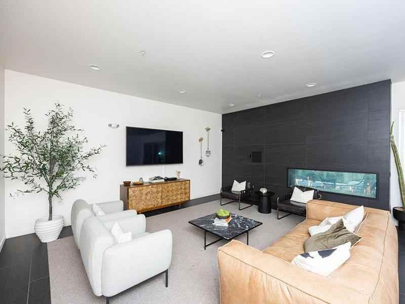 310 Se 12th Ave - Photo 6 of 50