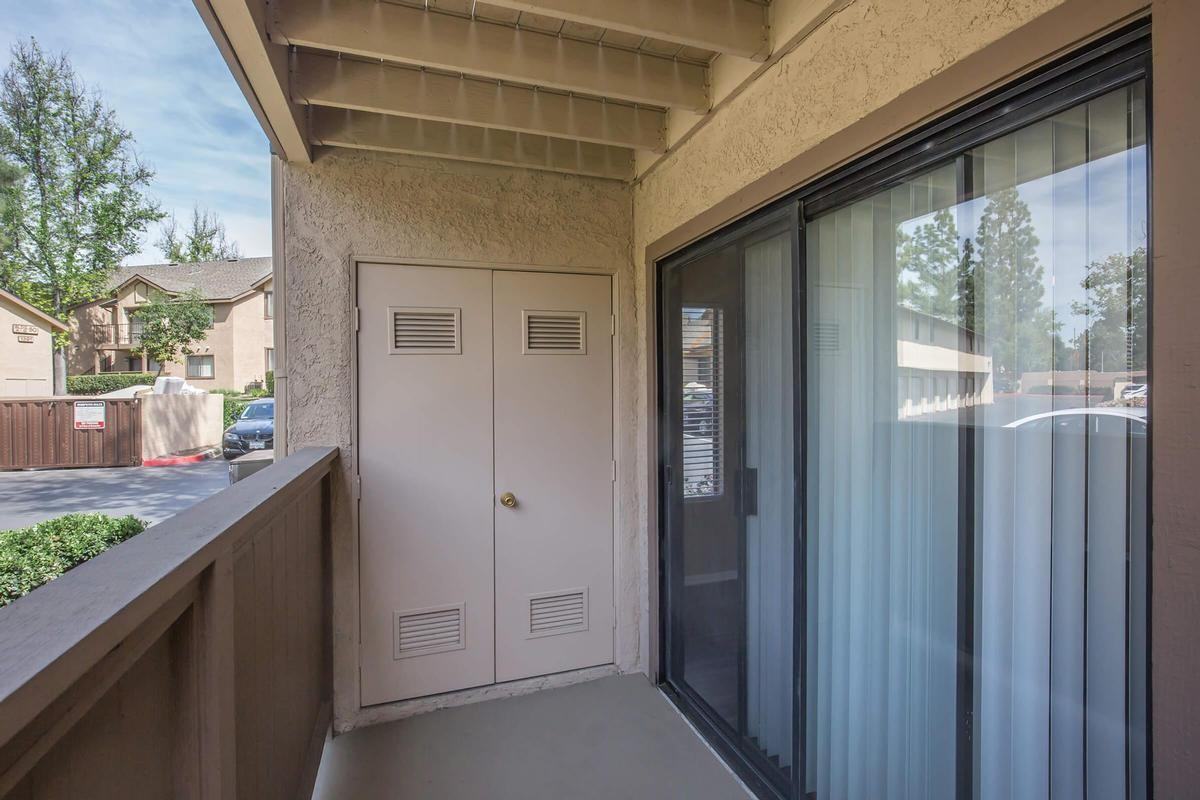 1413 San Bernardino Rd - Photo 6 of 13