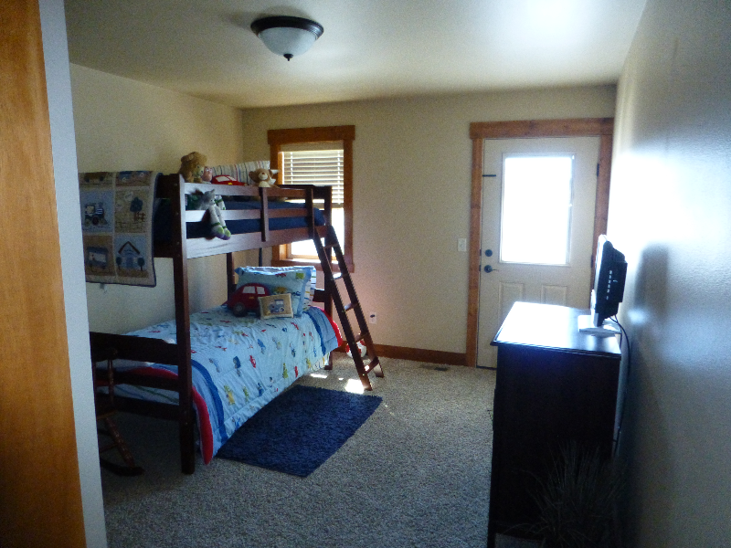 2025 Lakehills Dr - Photo 2 of 19