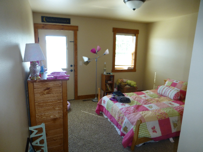 2025 Lakehills Dr - Photo 3 of 19