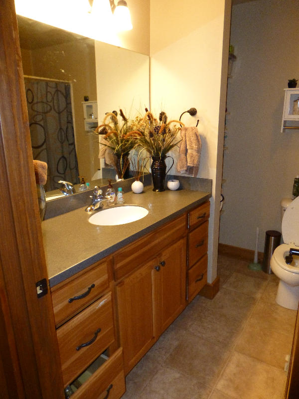 2025 Lakehills Dr - Photo 4 of 19