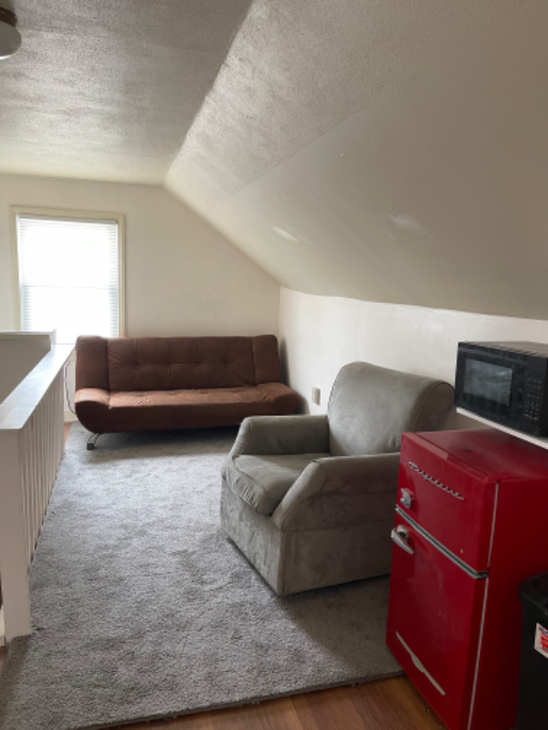 344 Roxford Rd N - Photo 3 of 16