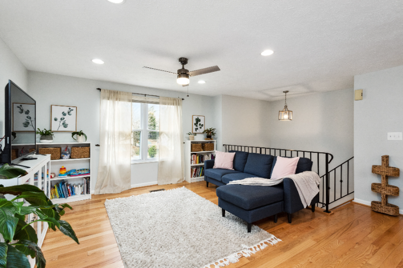 937 Marine Dr - Photo 3 of 31