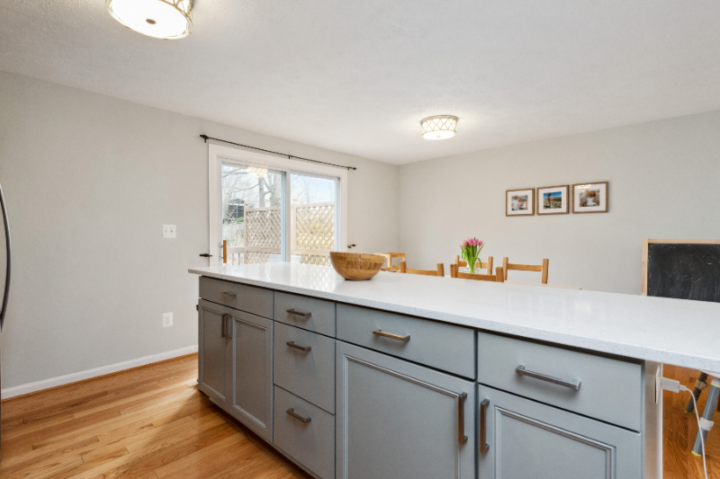 937 Marine Dr - Photo 7 of 31