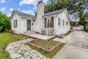 featured image of 1812 E Avery St