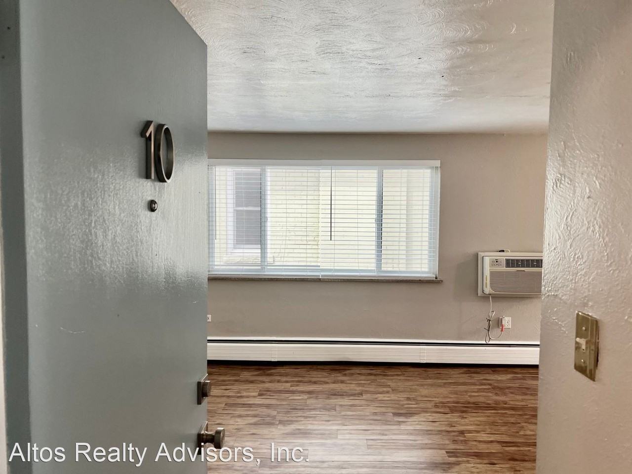 1355 N Ogden St - Photo 2 of 9