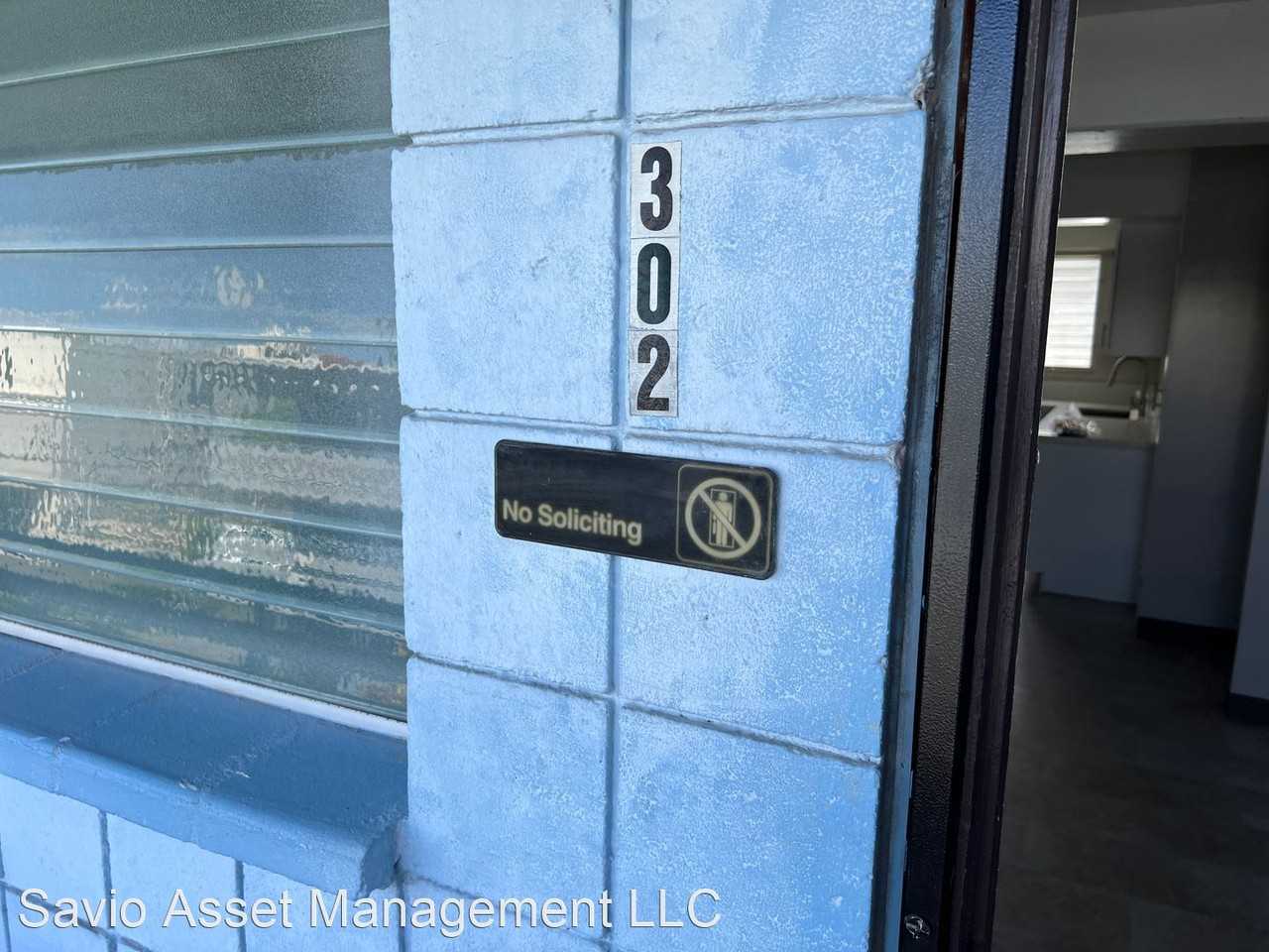 University Gardens    918 University Avenue #302 - Photo 2 of 10