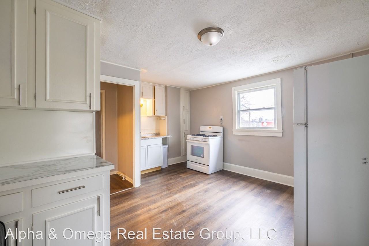 22-24 Mansfield Ave - Photo 3 of 11