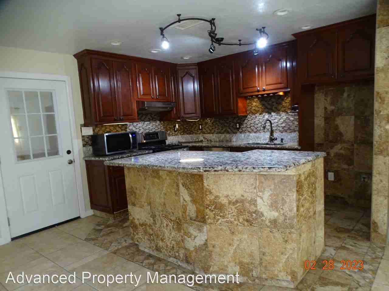 20301 Mar Vista Pl - Photo 3 of 7