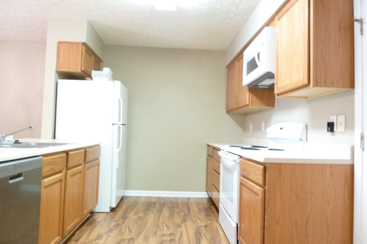 400 Golden Valley Dr - Photo 3 of 18