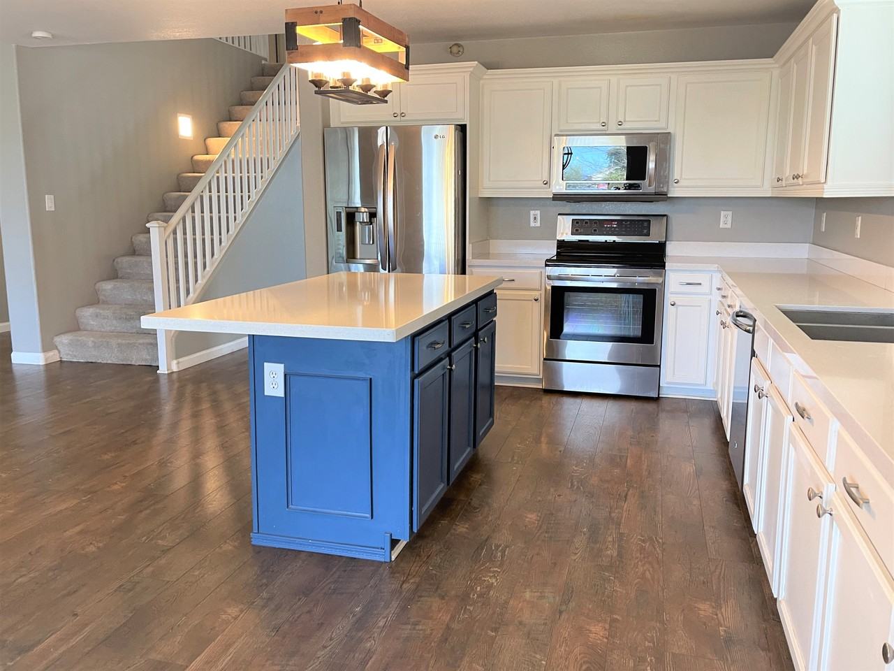 2520 N 109th Ave - Photo 3 of 33