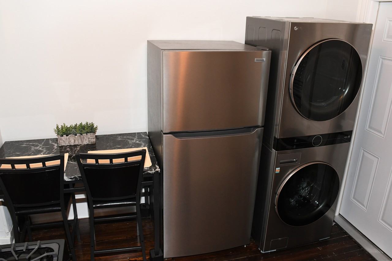 511 Delta Ave #B - Photo 3 of 12