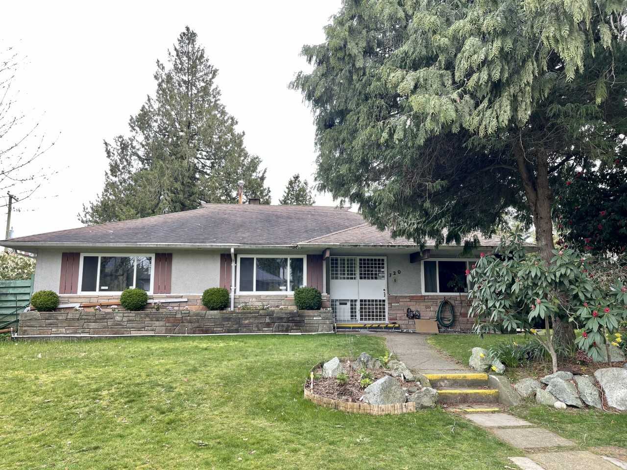 720 West 54th Avenue, Vancouver, BC V6P 1M4 4 Bedroom Apartment for