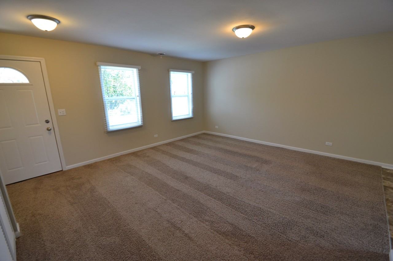 880 Edenwood Dr - Photo 2 of 6