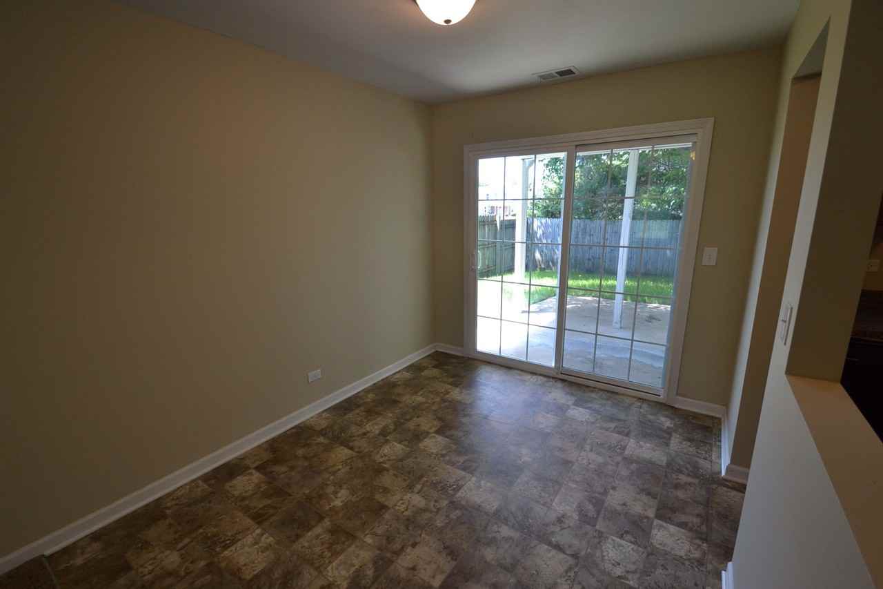 880 Edenwood Dr - Photo 3 of 6