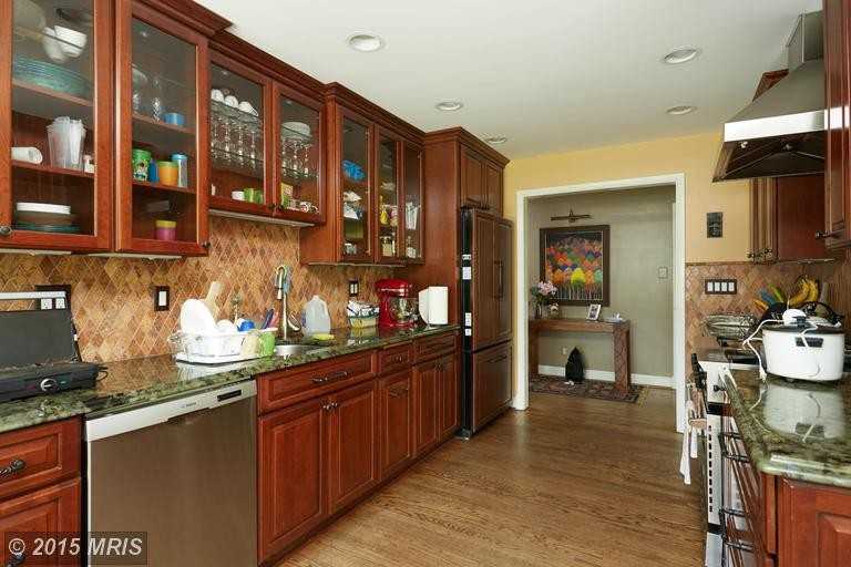 6716 Tulip Hill Terrace - Photo 3 of 25