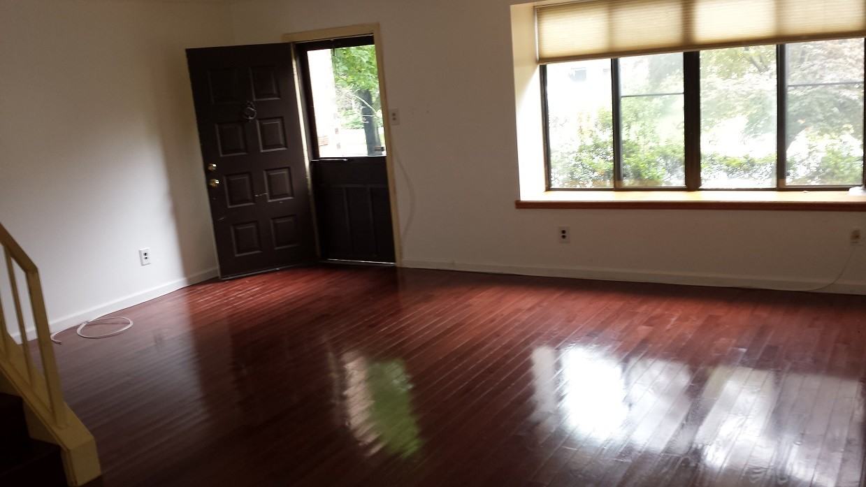 3499 Coventry Pl - Photo 3 of 10