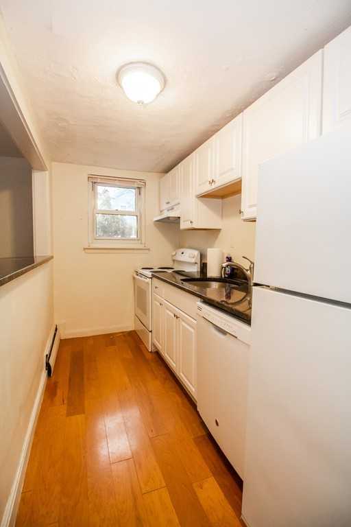 95 Chestnut St #1B - Photo 2 of 9