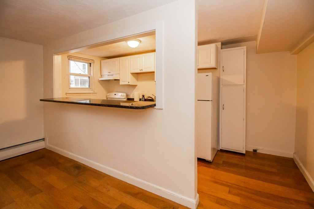 95 Chestnut St #1B - Photo 5 of 9