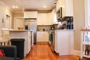 featured image of 118 Holland St #2R