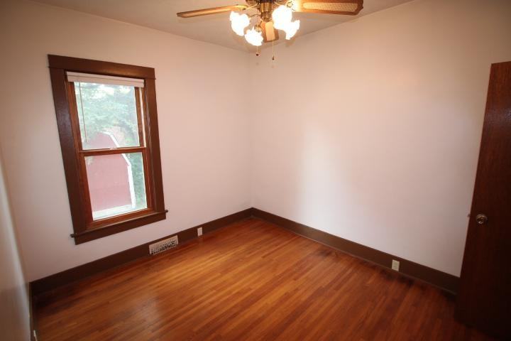 1710 Harwood St - Photo 6 of 26