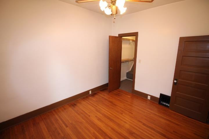 1710 Harwood St - Photo 4 of 26