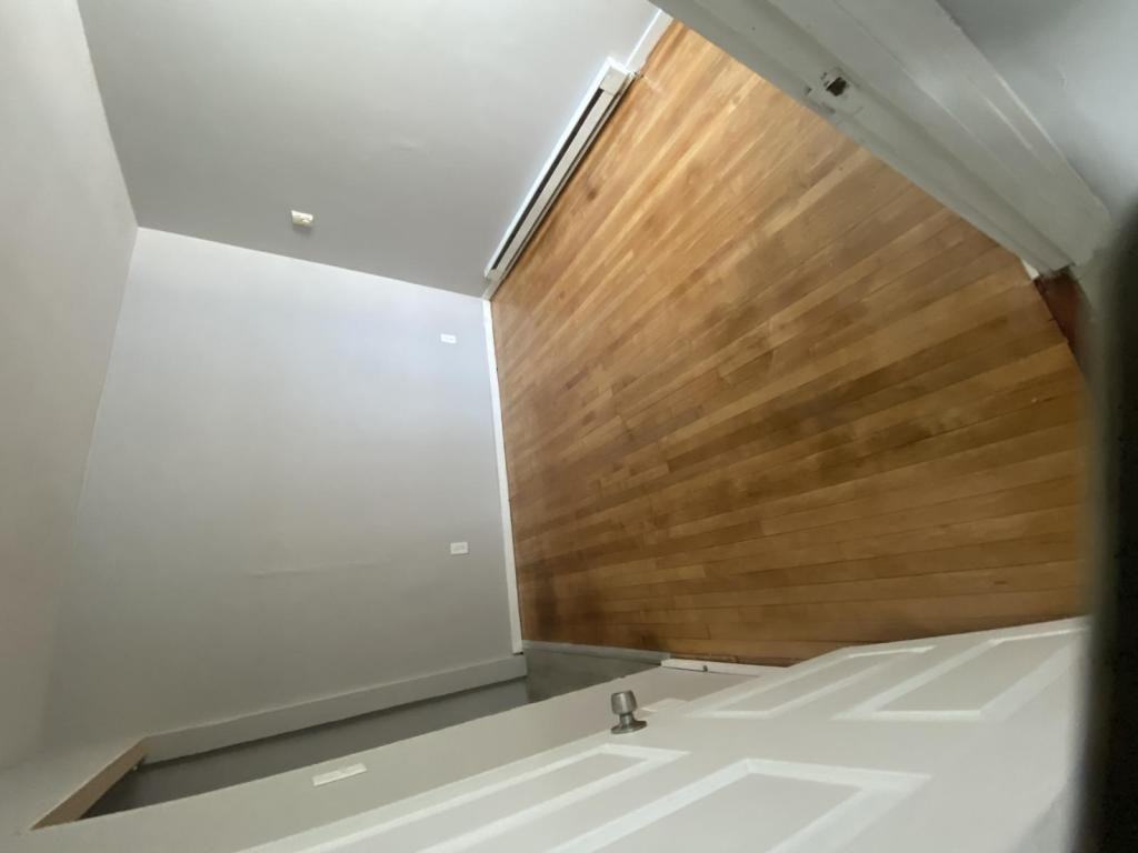 223 Hamilton St - Photo 3 of 4