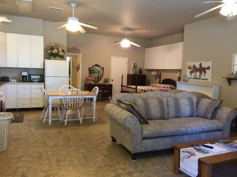 4667 E Wood Ave 1, Laton, CA 93242 1 Bedroom House for 2,500/month