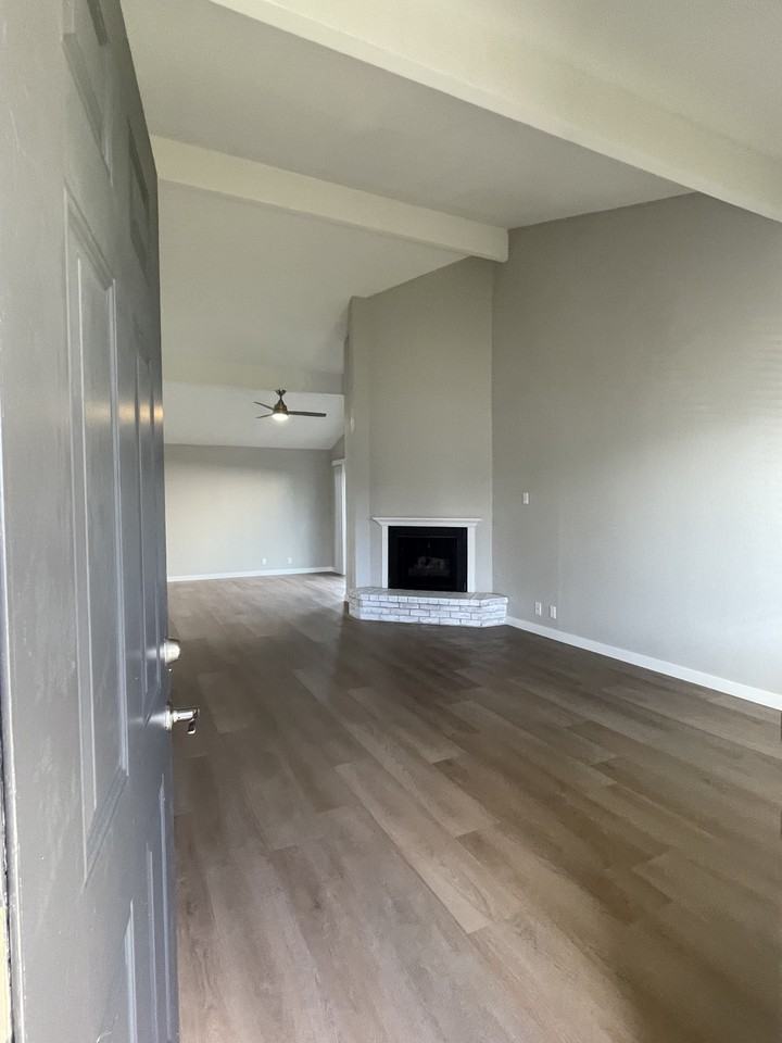 6011 Woodminster Cir - Photo 2 of 18