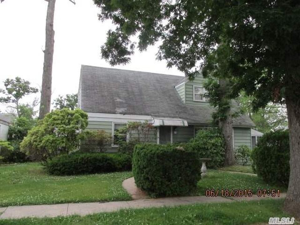 22 Pine Ln - Photo 2 of 9