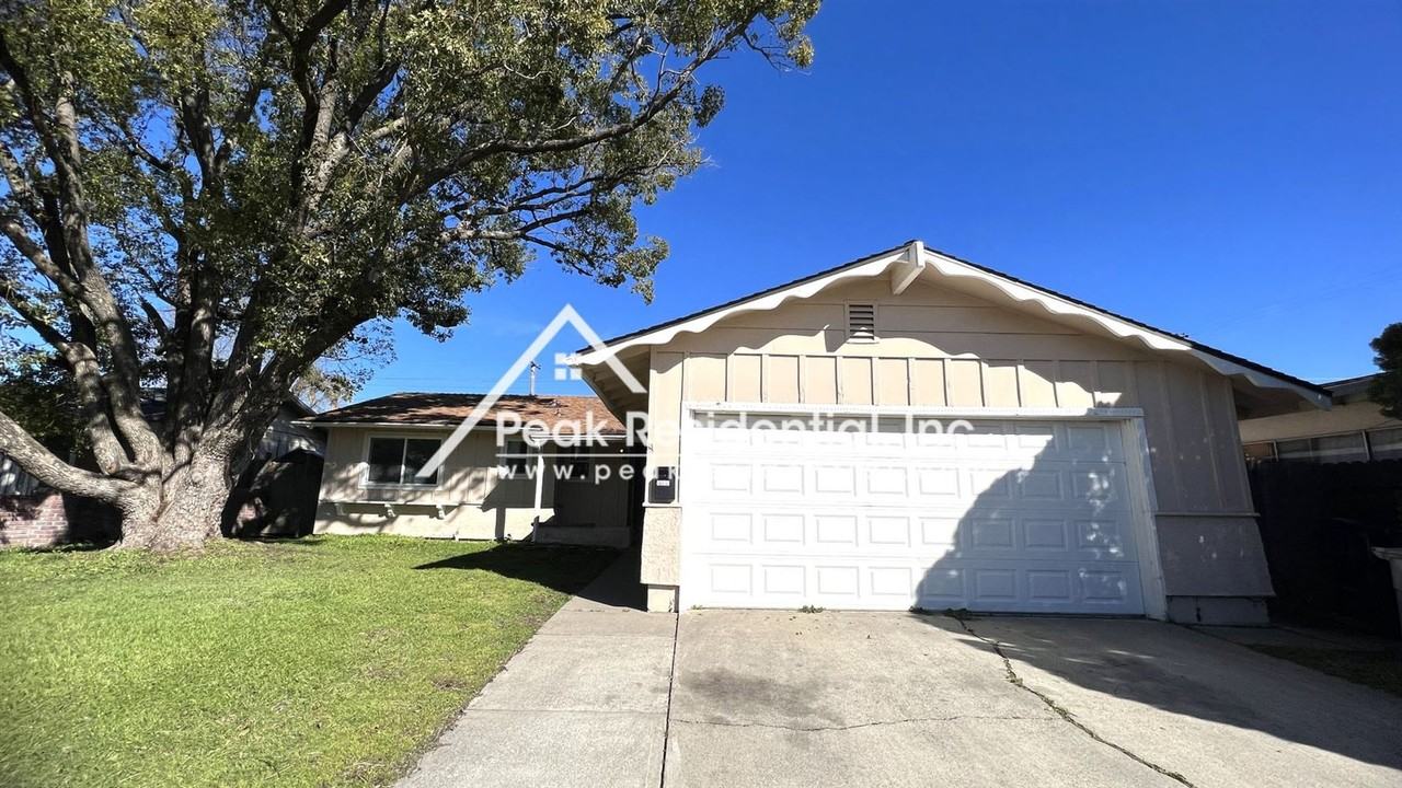 2303 Kenworthy Way - Photo 2 of 20