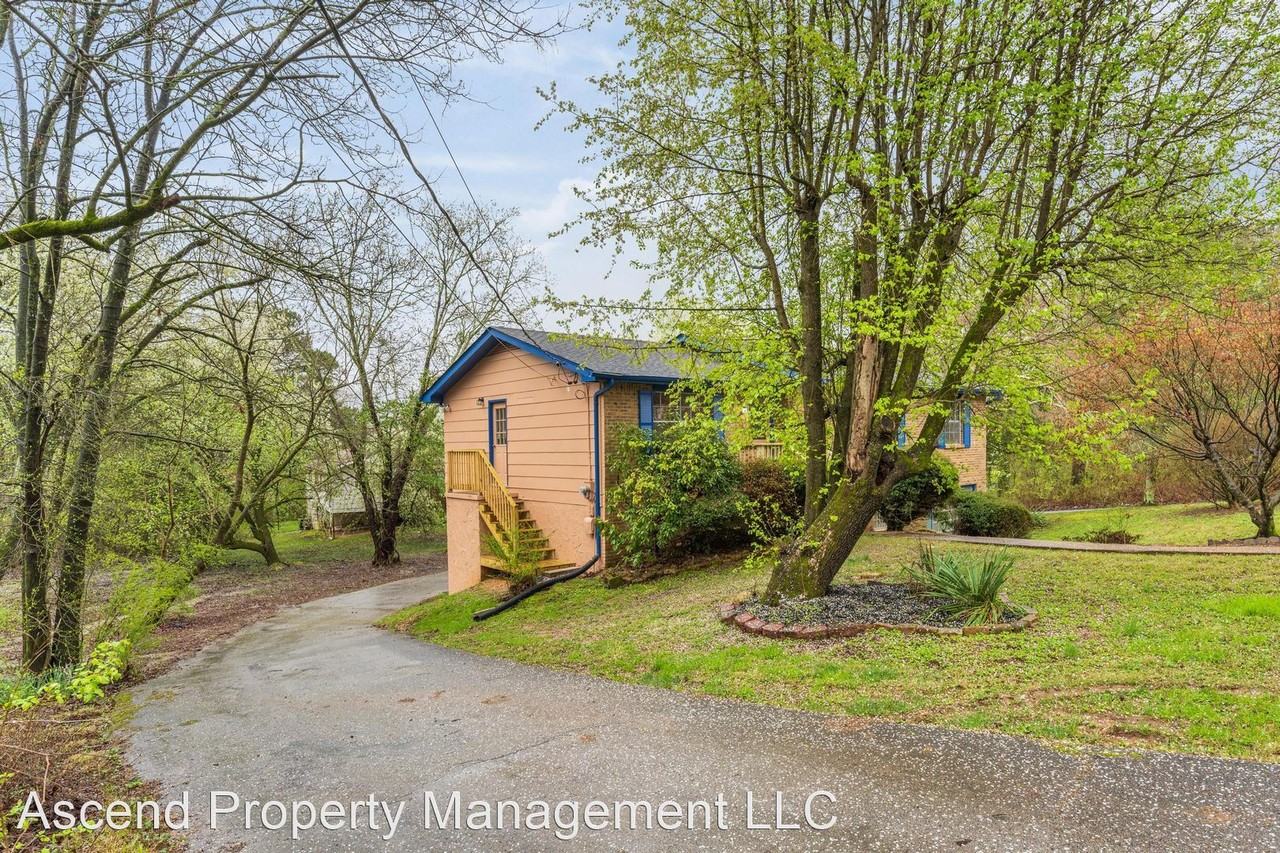 5600 Delaine Ln - Photo 3 of 33