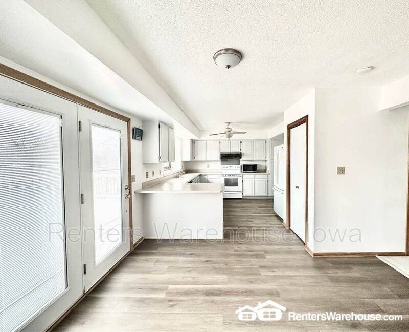 2048 Walnut St - Photo 2 of 30