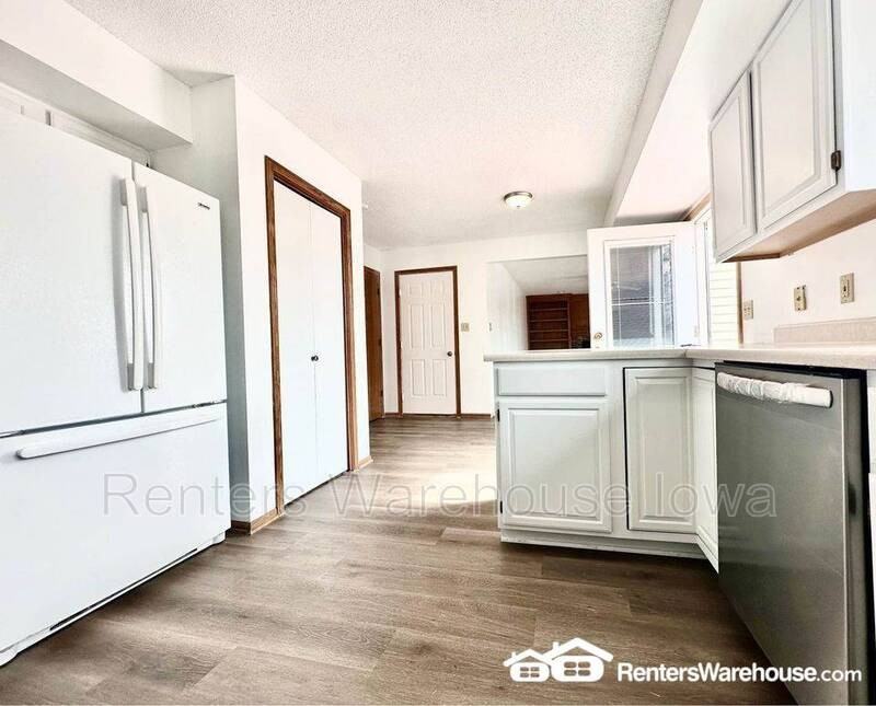 2048 Walnut St - Photo 6 of 30