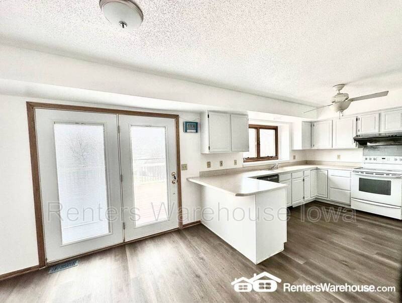 2048 Walnut St - Photo 4 of 30